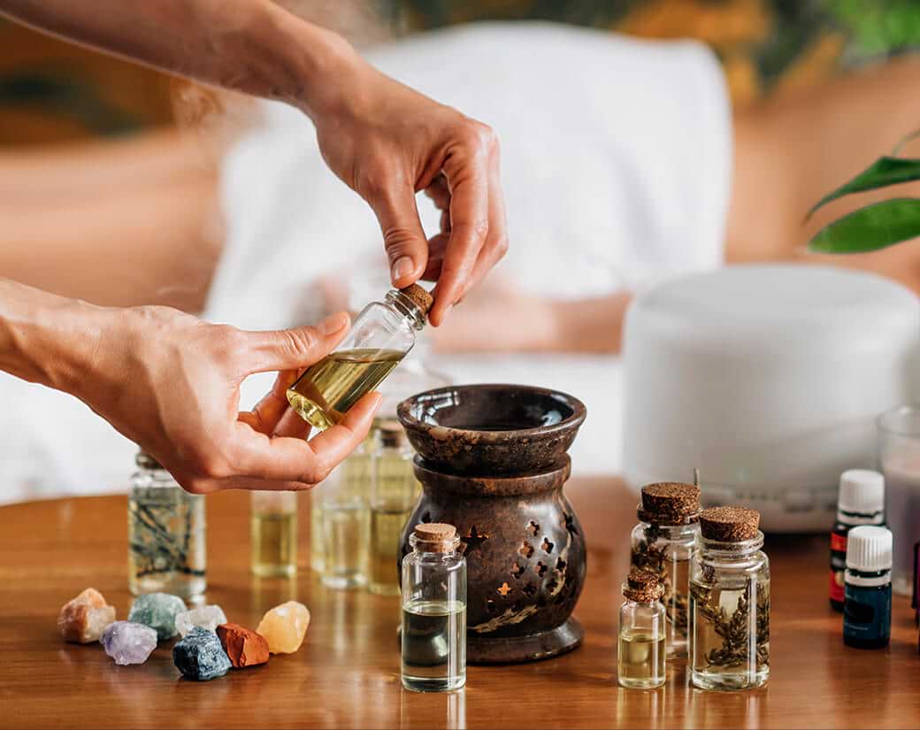 The Healing Benefits of Aromatherapy Massage: Relaxation and Renewal Through Scent
